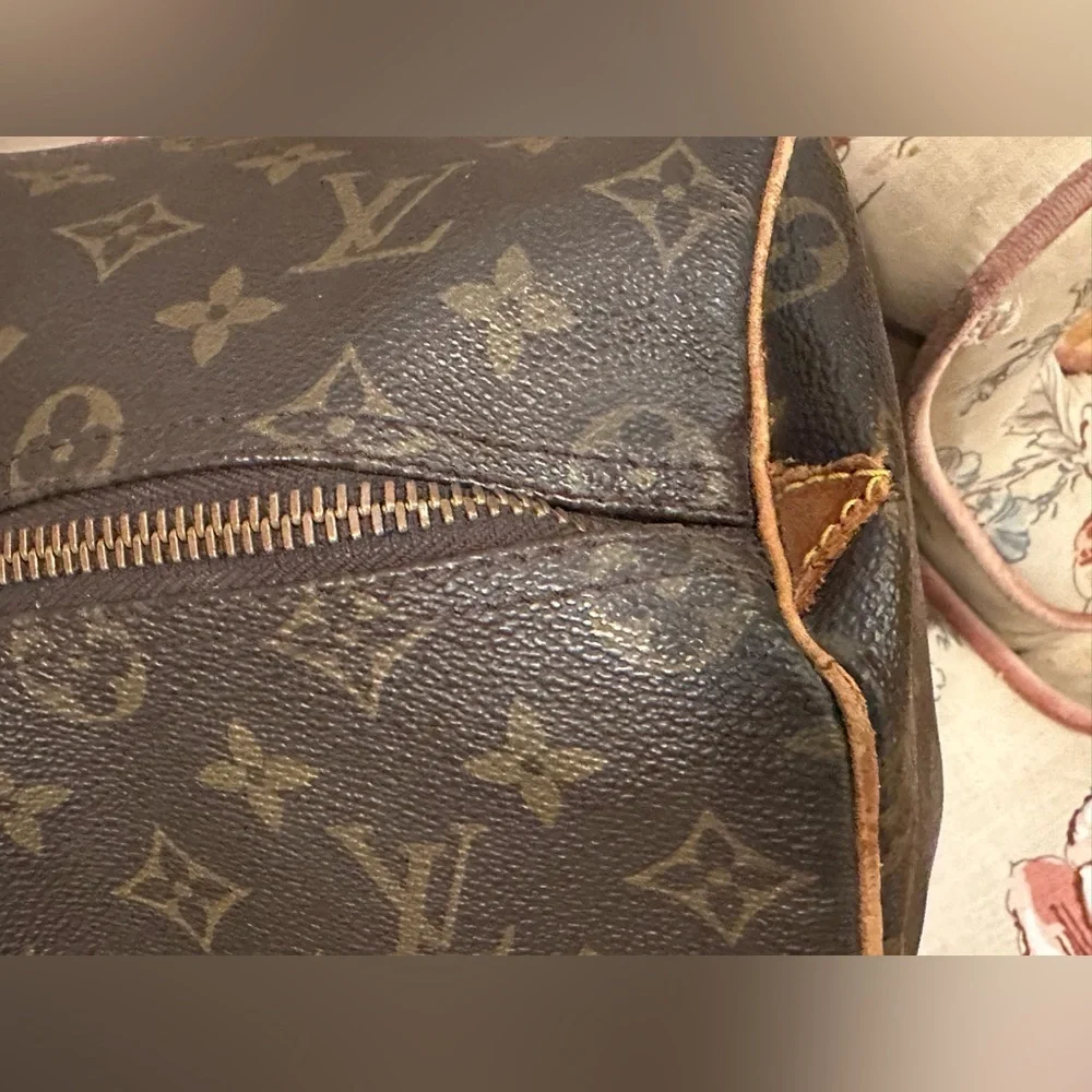 Louis Vuitton Keepall 50 Authentic Monogram Travel Boston Bag in Good Condition